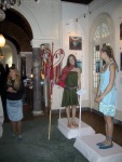 A&iuml;a J&uuml;des (left) and two models